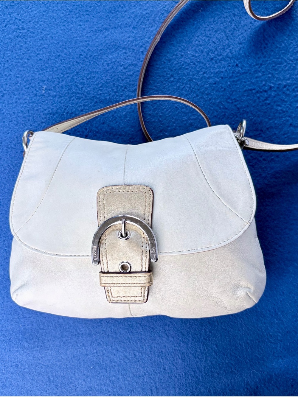 Vintage 90s Coach SoHo leather crossbody white with gold strap Lilac Interior
